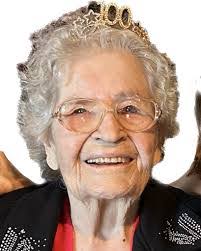 Suzanne Wilde's Instagram, Twitter & Facebook