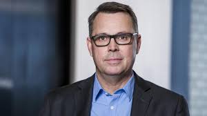 Dewar to head peak body