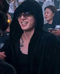 Jungkook at the Stray Kids Concert 💜 jungkook looking so Amazing😍 🖤😎