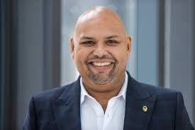 Hubert Fleming's Instagram, Twitter & Facebook