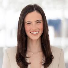 Introducing Kacey Lang: Dedicated Real Estate Expert