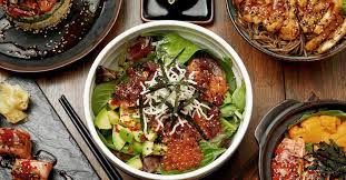 6 Idees De Recettes Pour Te Faire Un Bon Poke Bowl A La Maison Idee Recette Recette Alimentation