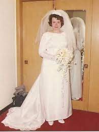 Prices start at just $129 and packages include minister, photos and even a witness. Lois Ann Frost 1967 Antique Wedding Dresses Wedding Gowns Vintage Historical Wedding Dresses