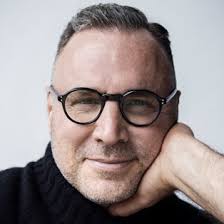 Personal Historians for Wealthy and Powerful Families