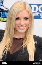 Monica Grace's Instagram, Twitter & Facebook