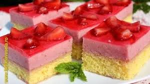 Pandispanul moale si pufos, cu o aroma placuta de vanilie si lamaie. Prajitura Cu Capsune Farfuria Vesela Youtube