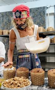 Yo soy buena dijo maru botana cuando jey mammon le recordó varios de sus famosos enemigos, como sergio lapegüe, jimena monteverde y coco careño y la propia cocinera sumó a yanina. Como Se Hace La Juanita El Pan Dulce De Maru Botana Que Ayuda A 89 Comedores Comunitarios
