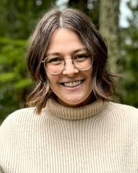 Jenny Harris's Instagram, Twitter & Facebook