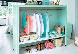 Vous rêvez d'un vrai dressing mais manquez d'espace et n'avez pas les moyens d'investir ? Creer Un Petit Dressing Diy Facilement Elle Decoration