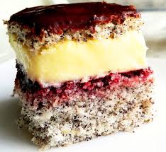 Le coacem la fel ca si prima foaie. Prajitura Cu Cocos Mac Si Crema De Vanilie Agendautila