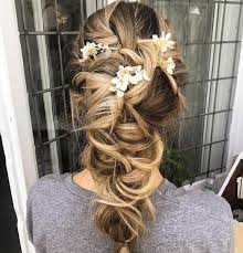 Take color cues from the wedding party. 35 Perfect Bridesmaid Hairstyles For Wedding Day Hairdo Hairstyle
