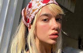 Al giorno d'oggi, spesso funge da elemento di un certo stile di vita o arredamento di abbigliamento. Ricrescita Capelli A Casa Come Nasconderla Con Accessori E Trucchi Semplici Amica