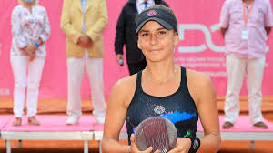 A fost campioană națională la junioare la dublu în 2008 și 2009. Irina Bara DupÄƒ Turneul Carierei La Roland Garros Vreau SÄƒ Joc La Cel Mai Inalt Nivel Eurosport