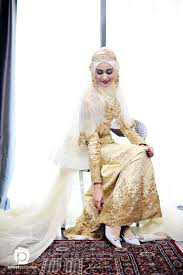 Kementerian keuangan (kemenkeu) republik indonesia mencatat utang luar negeri tanah air kini sudah mencapai us$391,8 miliar atau setara dengan rp5.485 triliun. Koleksi Baju Pengantin Songket Paling Trending 2018 Sweetpictures