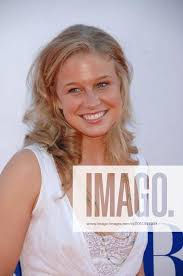 Schauspielerin Ellen Woglom anlässlich der