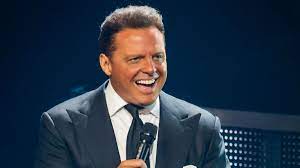 The accident went on to affect luis's ability to record his christmas album, and there was the fear. Bild Zu Luis Miguel Bild Luis Miguel Filmstarts De
