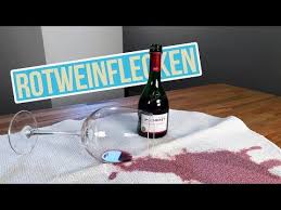 Um rotweinflecken effektiv zu entfernen, sollten sie möglichst schnell handeln. Hausmittel Zum Rotweinflecken Entfernen Das Funktioniert Wirklich
