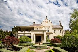 Hopewood House Bowral Nsw Lived In The Room Above The Portico For 3years Early 1990s Loved Working On The Grou Australian Country Houses Country House House