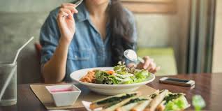 Ya, makanan adalah sumber energi dan sumber gizi yang kita butuhkan untuk beraktivitas setiap hari. 10 Cara Alami Untuk Mengurangi Nafsu Makan Yang Terbukti Ilmiah Halaman All Kompas Com