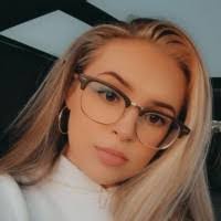 Jenna Hutchinson's Instagram, Twitter & Facebook