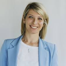 Now that the chaos of the holidays has subsided, it is incredibly rewarding  to announce that last month I officially graduated from The American  University of Rome with a Bachelor of Arts