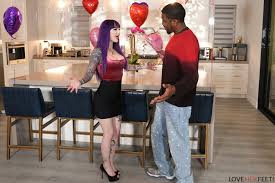 Valerica Steele feet in arousing foot tease