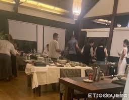May 31, 2021 · 【明報專訊】前年反修例運動波及大學校園，其後各校分別加強保安，採取不同出入校園管制措施。據本報觀察，近日中大近民主女神像出入口，大學站a出口的保安亭旁正施工，有工人稱準備安裝疑似「閘機」；另有消息稱該處正加裝「拍卡機」。本報上周四（27日）向校方查詢是否安裝「閘機. Rty06gixkdu7km