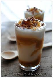 Verrine A La Banane Et Au Caramel Au Beurre Sale Recette Caramel Au Beurre Sale Caramel Au Beurre Desserts Fantaisie