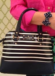 Black And White Striped Purse With Red Bow Love The Little Bow Bracelet Kate Spade Handbags Kate Spade Bag Kate Spade