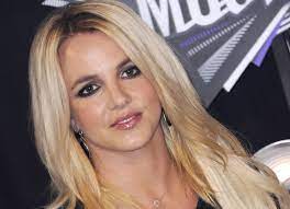 Britney Spears: Nackter Hotel-Spaß! Hier rekelt sich die Sängerin lasziv in  den Laken | news.de