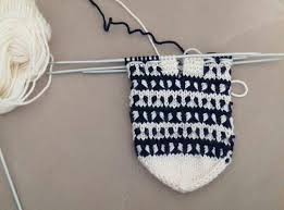 Bes Sis Patik Siparisi Alinir Hanimlar Istenilen Renkte Orulur Ceyizlerin Vazgecilmezi Tbt Bessispatik Patikci Pati Crochet Patterns Knitting Socks Knitting