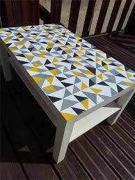 Personnalisation De La Celebre Table Basse Ikea Avec Des Sticker Table Basse Ikea Customiser Table Customiser Table Basse