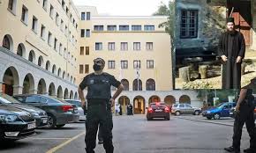 Η μονή πετράκη ή άγιοι ασώματοι ταξιάρχες είναι μεσαιωνική εκκλησία που σήμερα βρίσκεται μέσα στην πόλη της αθήνας, στο κολωνάκι. Kwtwnbfhjutnwm