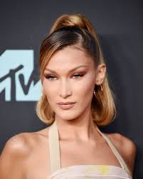 Whether your hair is long, short, natural or dead straight, there's a ponytail hairstyle that will look amazing on you. 28 Best Ponytail Hairstyles Easy High And Low Ponytails To Inspire Your Next Updo
