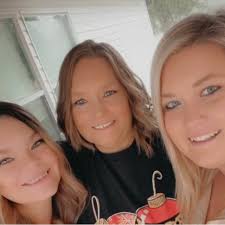 Are there trash hauling companies in Beckville that offer cleanup or weekly  trash pickup services?