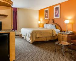 Is parking available at holiday inn express edinburgh airport? Quality Inn Hotels In Shelbyville In By Choice Hotels