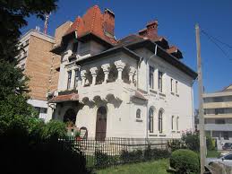 Looking for a cheap hotel in campulung muscel? Casa Iacomin Campulung Muscel Case Frumoase