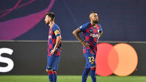 Σε μια πολύ «τολμηρή» κίνηση προχώρησε ο ζουάν λαπόρτα καθώς τοποθέτησε μια μεγάλη αφίσα για τις διοικητικές εκλογές του γενάρη στην μπαρτσελόνα λίγα μόλις μέτρα μακριά από το «σαντιάγκο μπερναμπέου»! Mpartselona Mpagern Istorikh Tapeinwsh Ths Mpartsa Me Tessera Gkol Sto Prwto Hmixrono Sthn Eyrwph