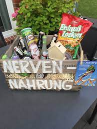 Letztens komm ich nach hause, und sehe im flur ein paar flyer liegen: Nettes Geschenk Fur Bauherren Zum Richtfest Auf Der Ruckseite Steht Noch Fu Nettes Geschenk Fur Bauherren Geschenke Zum Richtfest Geschenke Geschenke Basteln