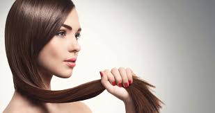 Avoir des cheveux longs et sains prend du temps et de la patience. Comment Faire Pousser Ses Ongles Et Ses Cheveux Plus Vite