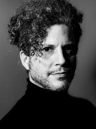 Pablo Martos: «Nada es suficiente, por eso la música lo completa todo»