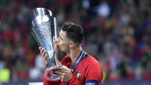 Voller name cristiano ronaldo dos santos aveiro) ist ein portugiesischer fußballspieler, der seit sommer 2018 bei juventus turin unter vertrag steht. Nationalmannschaft Portugal Ronaldo Will Noch Viele Jahre In Der Selecao Spielen