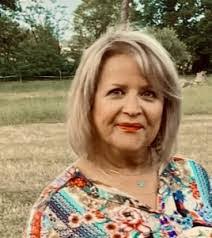 Kathleen Lees's Instagram, Twitter & Facebook