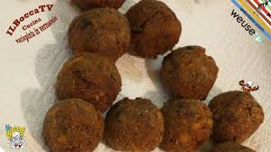 È possibile preparare anche le polpette di melanzane al sugo scegliendo di friggerle o passarle al forno. 22 Polpette Di Lesso E Patate Viste E Divorate Secondo Di Carne Svuotafrigo Facile E Sfizioso Youtube