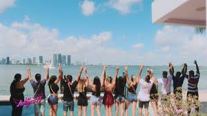 Puis un nouvel ange arrive à la villa : Replay Nrj12 Les Anges 11 Episode 104 Fallait Pas Nrj Play