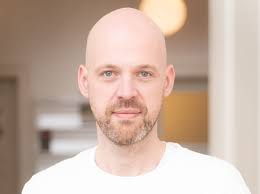 Hausarzt Felix Anders. Ihre Praxis in Moabit