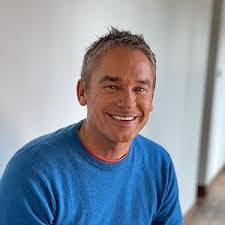 Daniel Cable's Instagram, Twitter & Facebook