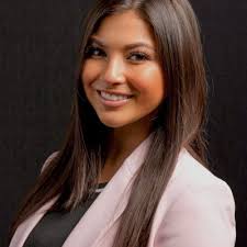 Last night I was honored by my sorority, Alpha Phi, for receiving a 4.0 GPA  this past semester. Now let's do it again this Spring!