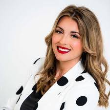 Brooke Ward's Instagram, Twitter & Facebook