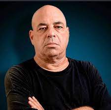 אלא שהווירוס האלים שקופמן נושא ומפיץ מסוכן, משום שהוא בולע לקרבו כל סיכוי למימוש הפוטנציאל הגבוה של התוכנית לעבודה עיתונאית. ×ª×'×•×'×•×ª ××¤×©×¨×™×•×ª ×©×œ ×¨×•×Ÿ ×§×•×¤×ž×Ÿ Photos Facebook